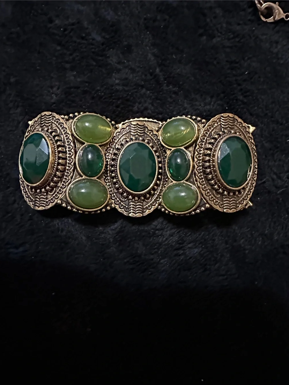 Gold-Tone Green Gemstone STATEMENT BRACELET Comfy STRETCH ON/OFF